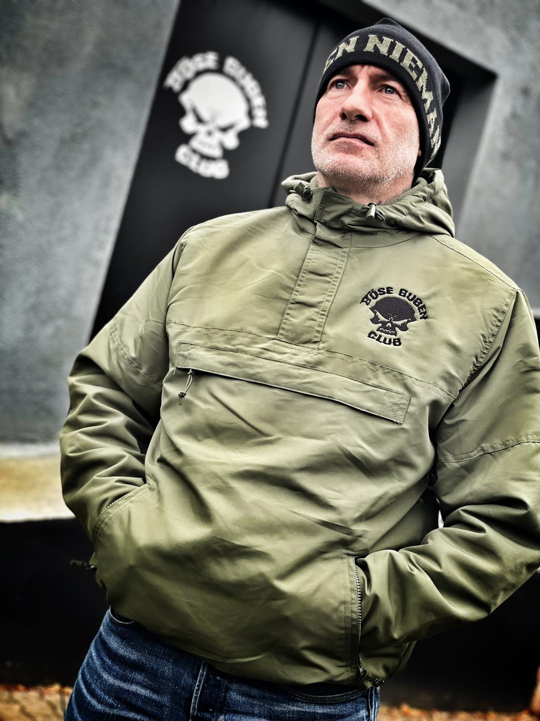 Windbreaker oliv / Logo gestickt